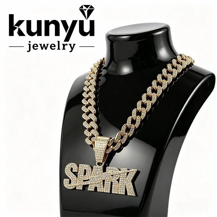 Bir Kubalı Hip Hop Kulonu Müasir Streetwear Stilini necə yüksəldə bilər