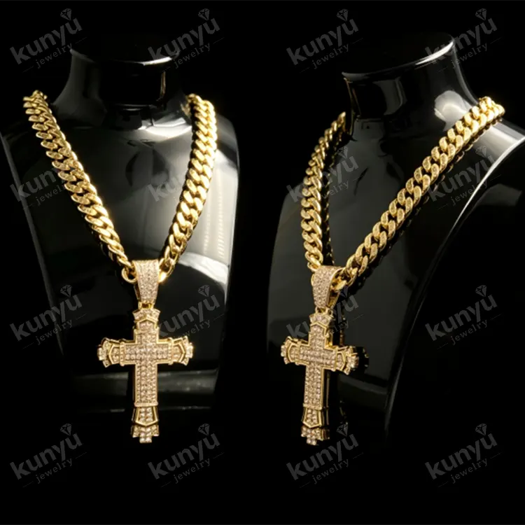 Qızılla örtülmüş Hip Hop Kulonu