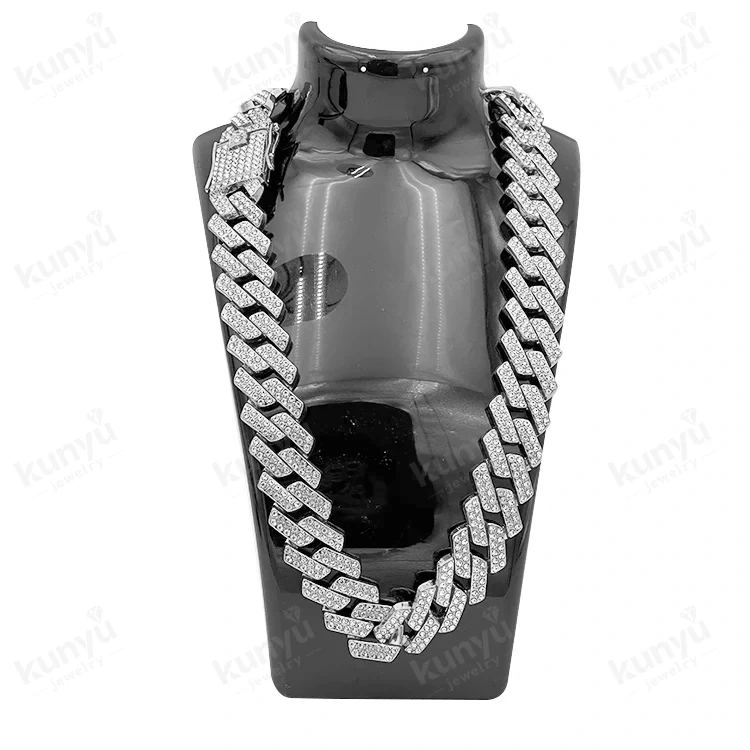 Hip Hop Zəncirli Boyunbağı Hip Hop Zəncirli Boyunbağı