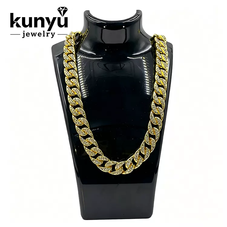 Buzlu Hip Hop Boyunbağı